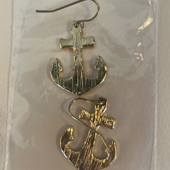 Statement Anchor dangle drop pierced earrings red white gold - Picture 3 of 4